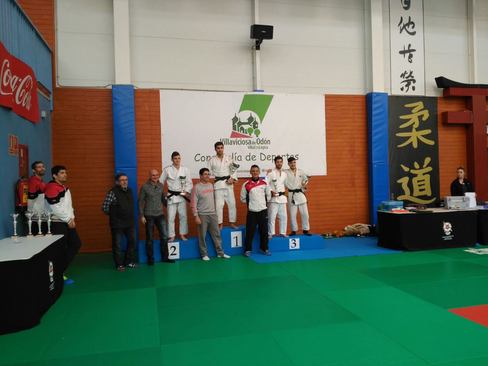 whatsapp-image-2016-12-13-at-09-35-42